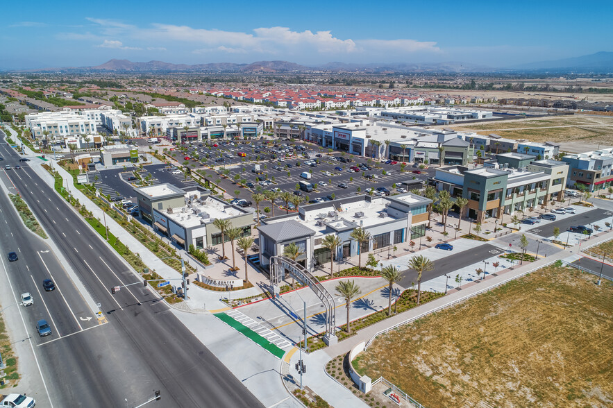 16358 Main St, Chino, CA à louer - Photo de l’immeuble – Image 3 sur 3