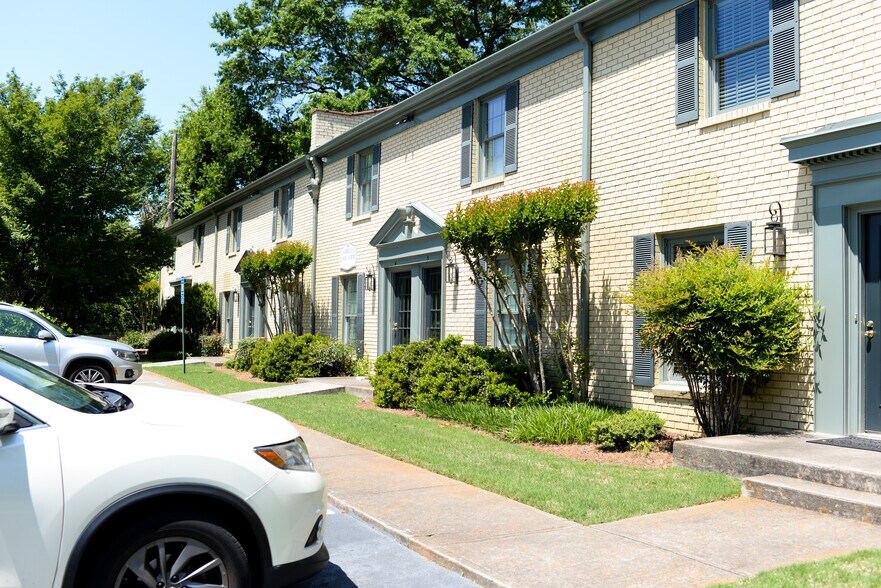 316 Alexander St SE, Marietta, GA à louer - Photo de l’immeuble – Image 1 sur 10