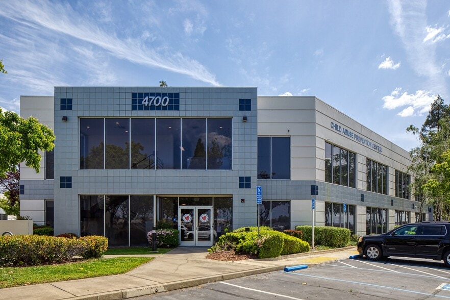 4700 Roseville Rd, North Highlands, CA à louer - Photo de l’immeuble – Image 3 sur 4