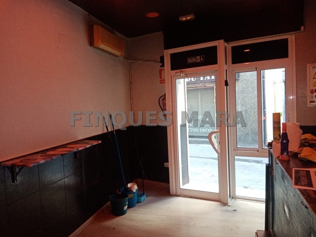 Local commercial dans Sant Boi de Llobregat, Barcelona à louer Plan d’étage– Image 1 sur 5