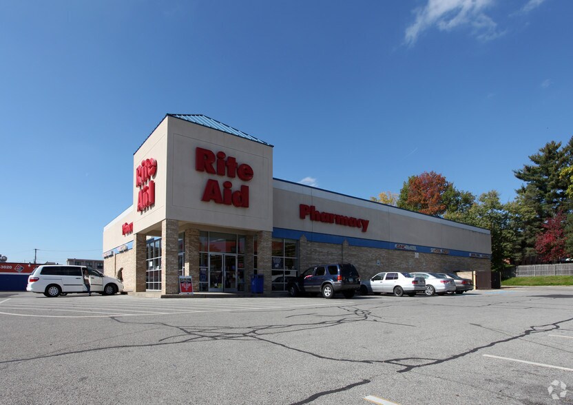 811 E State St, Sharon, PA à vendre - Photo principale – Image 1 sur 3