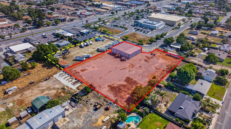 65 S Lotas St, Porterville, CA à louer - Photo de l’immeuble – Image 3 sur 19