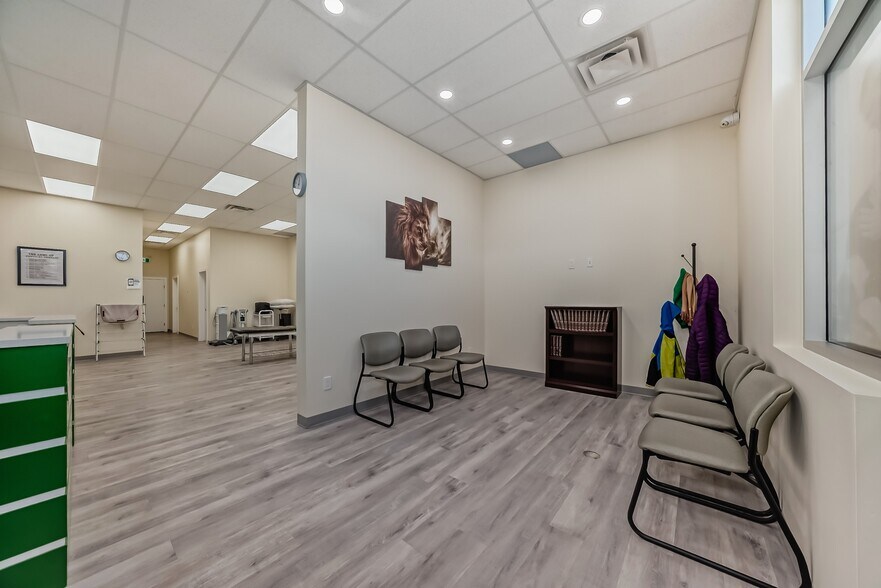 2255 32 St NE, Calgary, AB à vendre - Photo intérieure – Image 3 sur 16