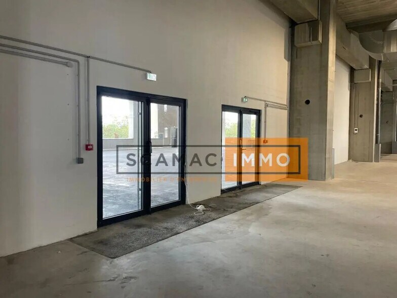 Bureau dans Colombes à louer - Photo de l’immeuble – Image 2 sur 13