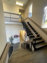 17111 Beach Blvd, Huntington Beach, CA à louer Photo intérieure– Image 2 sur 8