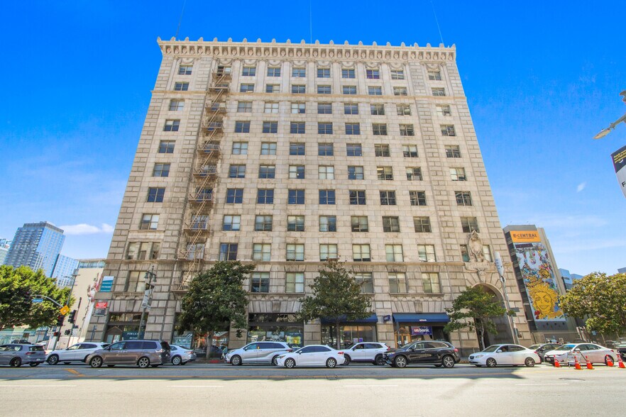 710-714 W Olympic Blvd, Los Angeles, CA à louer - Photo de l’immeuble – Image 3 sur 10