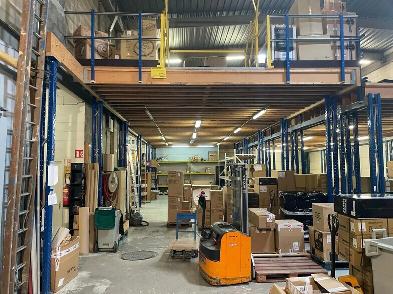 Local d'activités dans Aulnay-sous-Bois à vendre - Photo de l’immeuble – Image 3 sur 10
