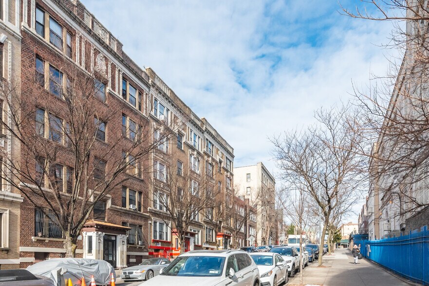 1925 Andrews Ave S, Bronx, NY à vendre - Photo de l’immeuble – Image 3 sur 14
