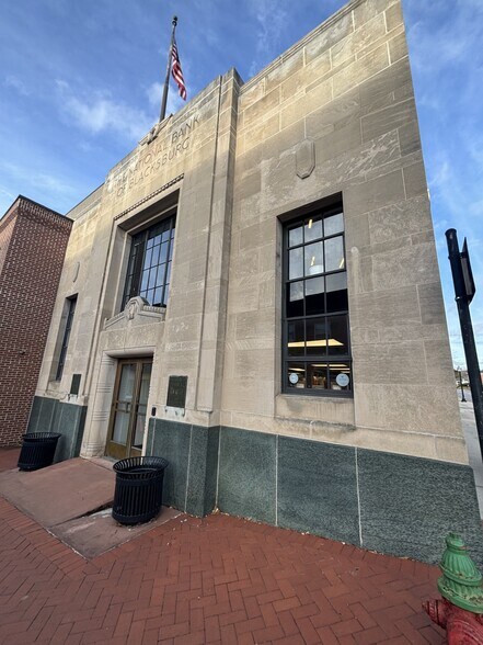 100-108 N Main St, Blacksburg, VA à louer - Photo de l’immeuble – Image 2 sur 13