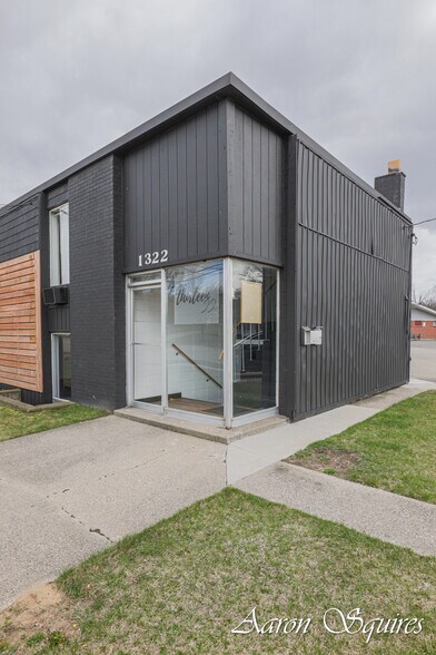 1322 Edna St SE, Grand Rapids, MI à vendre - Photo de l’immeuble – Image 1 sur 32