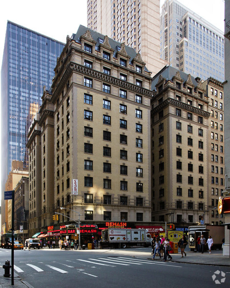 853 Seventh Ave, New York, NY à louer - Photo principale – Image 1 sur 2