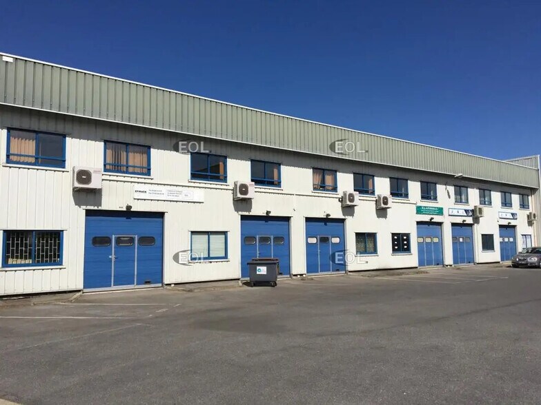 Local d’activités dans Lisses à louer - Photo de l’immeuble – Image 1 sur 1