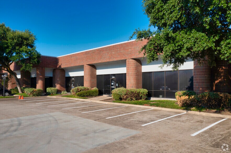 10440-10460 Miller Rd, Dallas, TX à louer - Photo principale – Image 1 sur 7