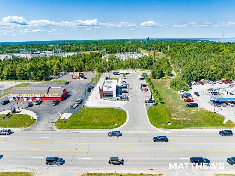 W 206 US-2, Saint Ignace, MI à vendre - Photo de l’immeuble – Image 2 sur 3