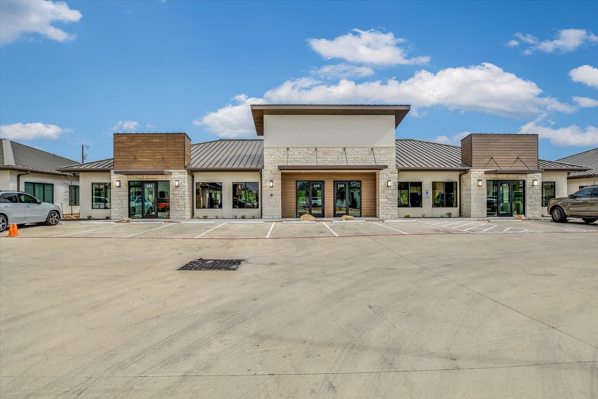4875 Williams Dr, Georgetown, TX à vendre Photo principale– Image 1 sur 9