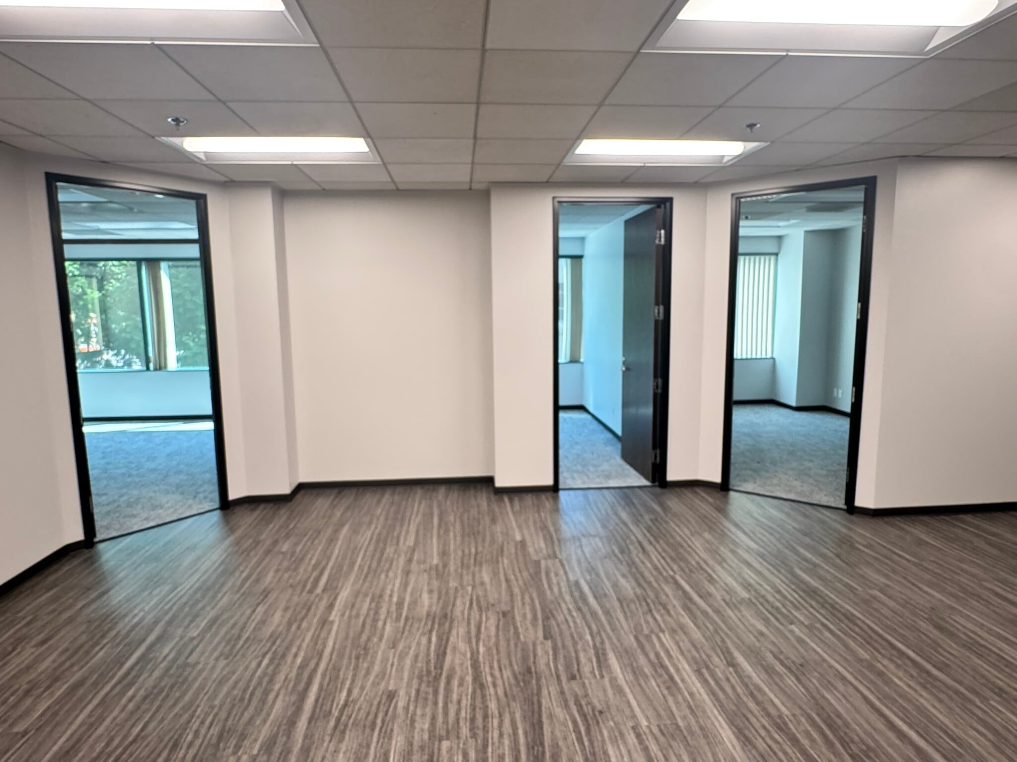 5550 Topanga Canyon Blvd, Woodland Hills, CA à louer Photo intérieure– Image 1 sur 3