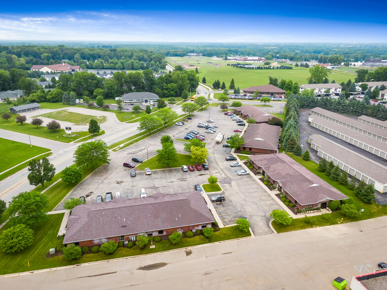 114 S Greenville West Dr, Greenville, MI à louer - Photo de l’immeuble – Image 2 sur 7