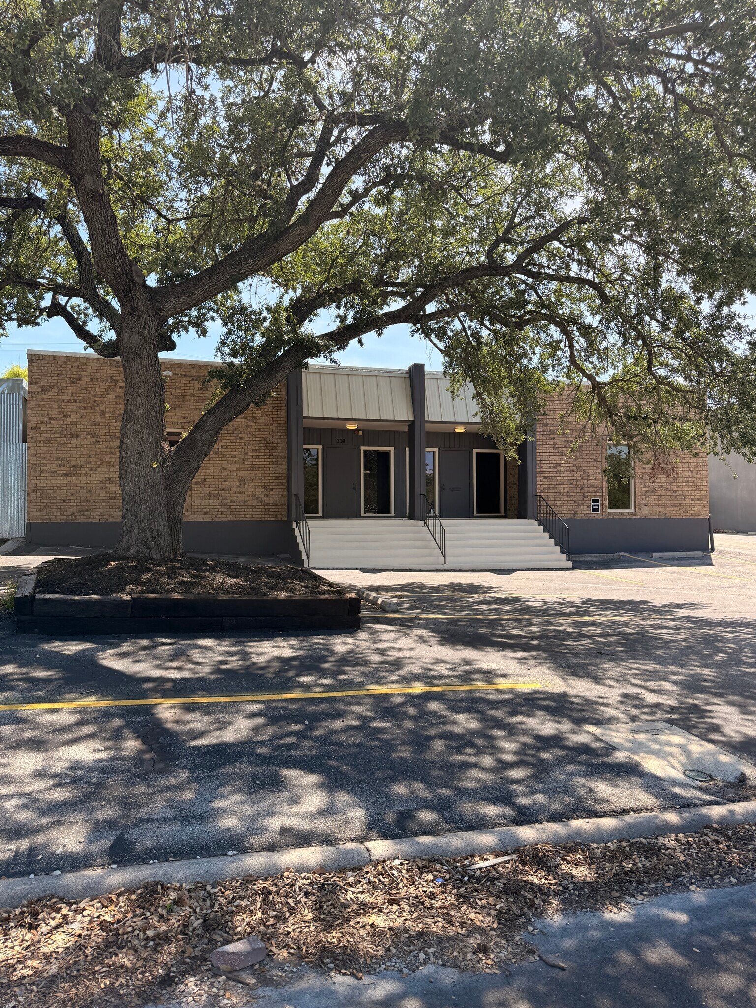 338 Breesport St, San Antonio, TX à louer Photo de l’immeuble– Image 1 sur 9