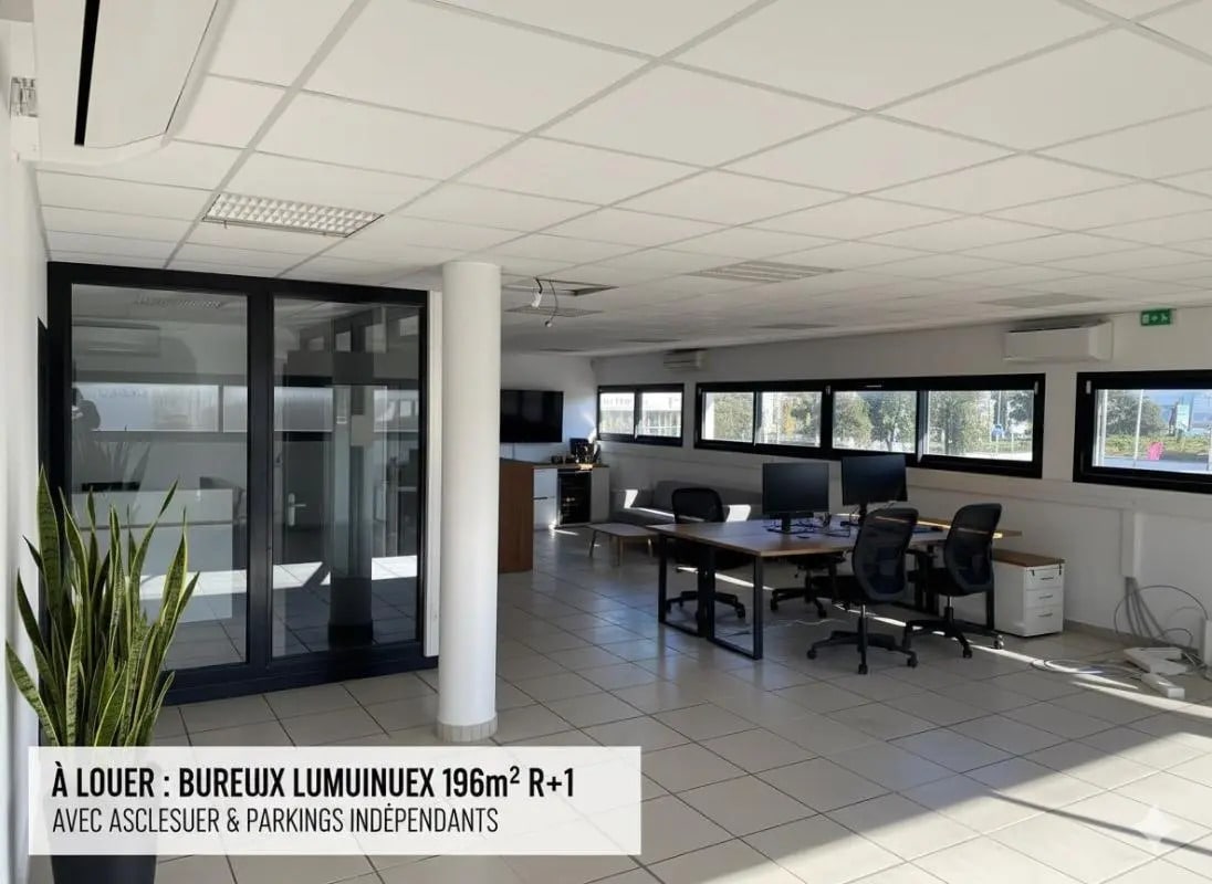 Bureau dans Six-Fours-les-Plages à louer Photo intérieure– Image 1 sur 8