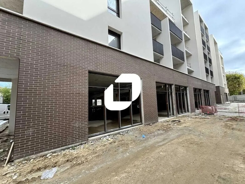 Local commercial dans Bordeaux à louer - Photo de l’immeuble – Image 3 sur 7