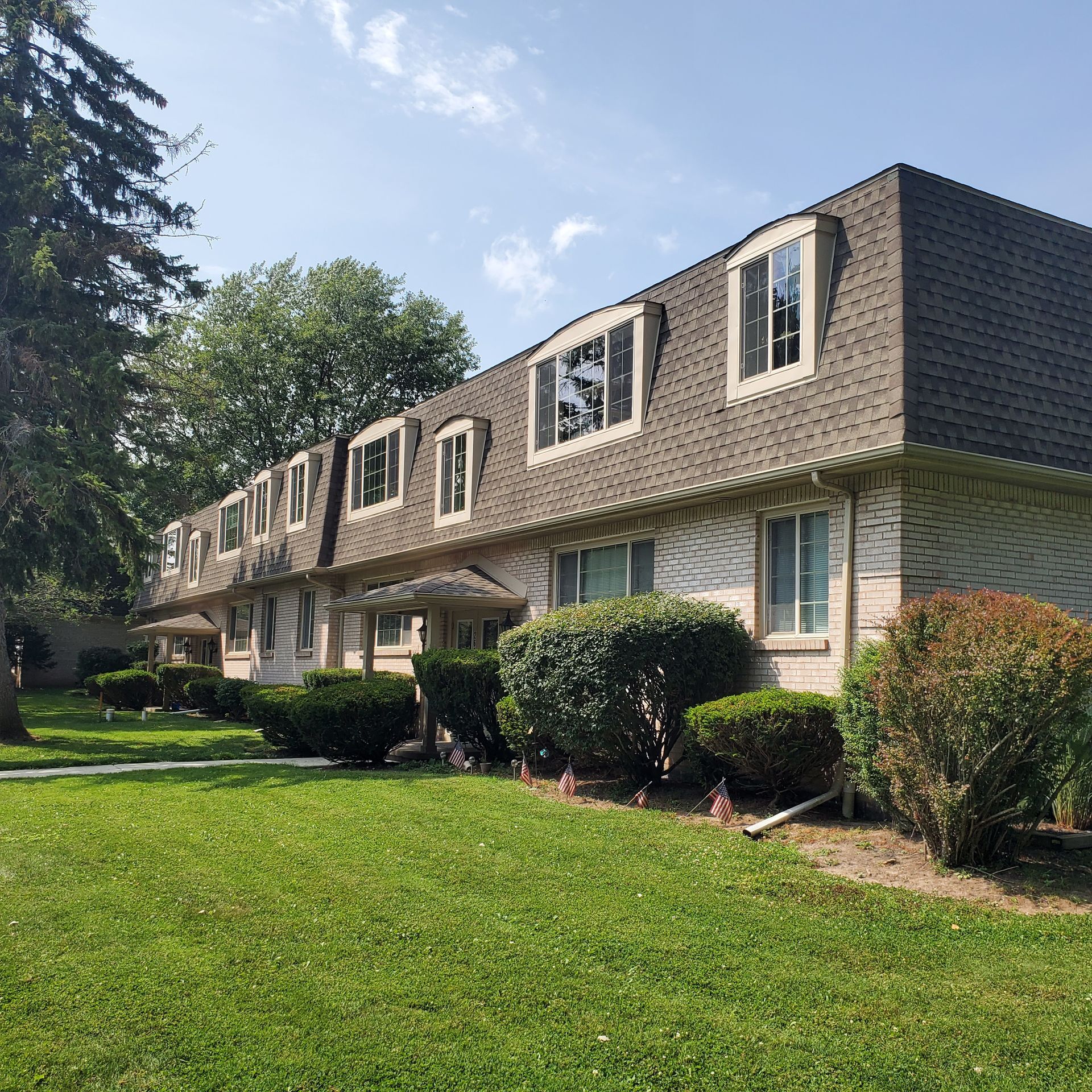 261 Beattie Ave, Lockport, NY à vendre Photo de l’immeuble– Image 1 sur 50
