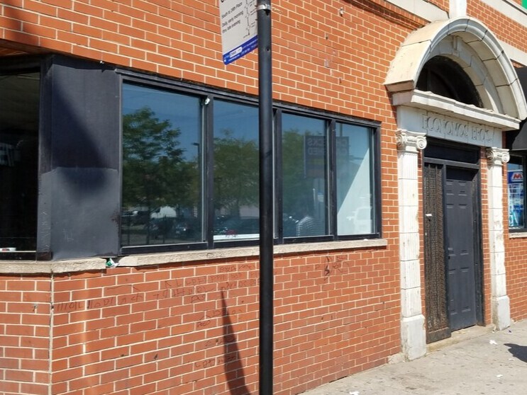 4801 W Chicago Ave, Chicago, IL à vendre - Photo de l’immeuble – Image 2 sur 12