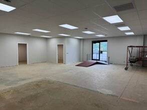 5060 Navarre Rd, Canton, OH à louer Photo intérieure– Image 1 sur 5