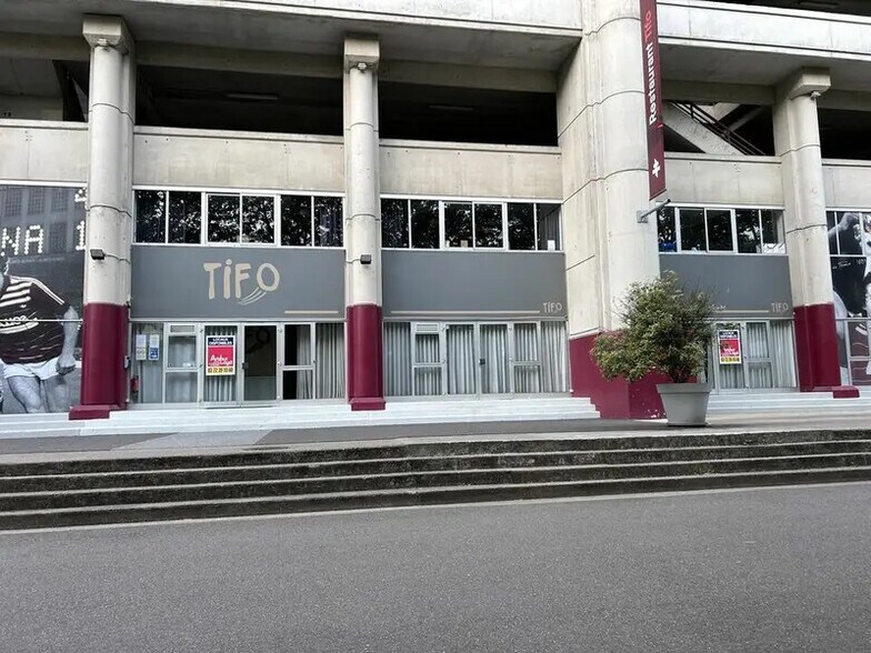 Local commercial dans Longeville-lès-Metz à louer - Photo de l’immeuble – Image 1 sur 13