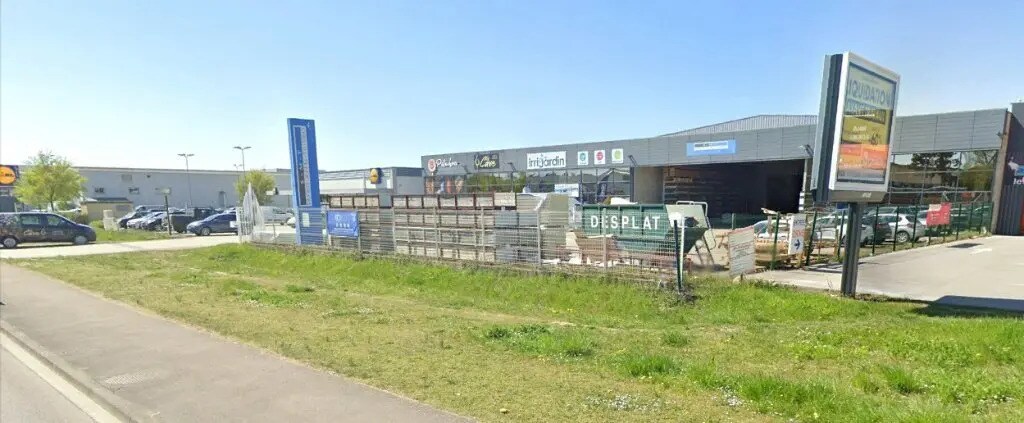 Local commercial dans Chalon-sur-Saône à louer Photo de l’immeuble– Image 1 sur 5