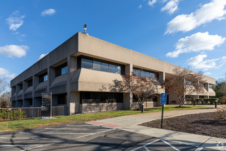 101 Merritt Blvd, Trumbull, CT à louer - Photo de l’immeuble – Image 1 sur 6