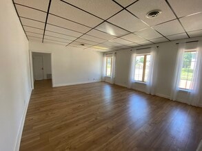 1100 N Lincoln Ave, York, NE à louer Photo intérieure– Image 1 sur 4