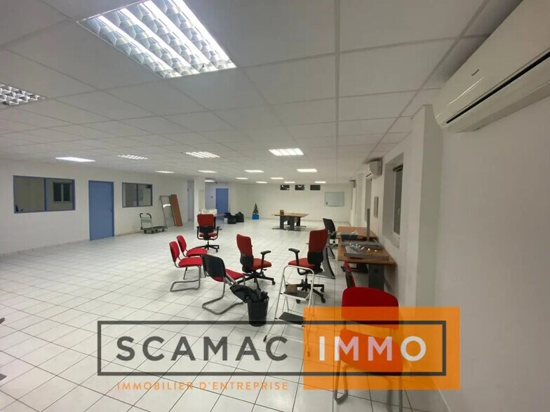 Bureau dans Martigues à louer - Photo de l’immeuble – Image 3 sur 7