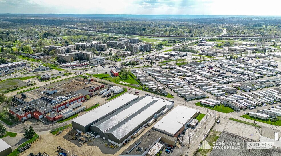 5439 Perkins Rd, Bedford, OH à louer - Photo de l’immeuble – Image 3 sur 13