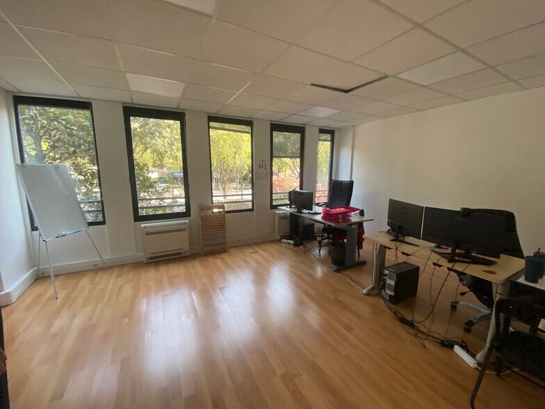 348 Avenue Du Prado, Marseille à louer - Photo de l’immeuble – Image 3 sur 18