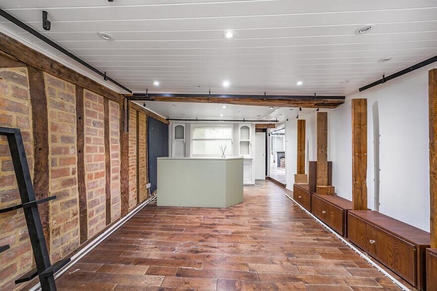 7 High St, Pinner à vendre - Photo de l’immeuble – Image 3 sur 25