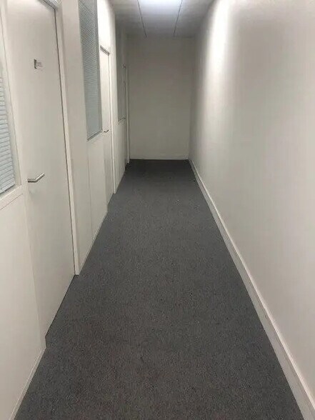 Bureau dans Argenteuil à louer - Photo de l’immeuble – Image 3 sur 7
