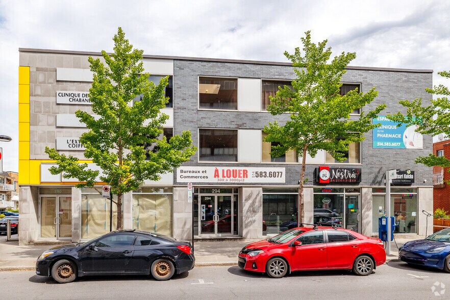 290-304 Rue Chabanel O, Montréal, QC à louer - Photo de l’immeuble – Image 3 sur 3