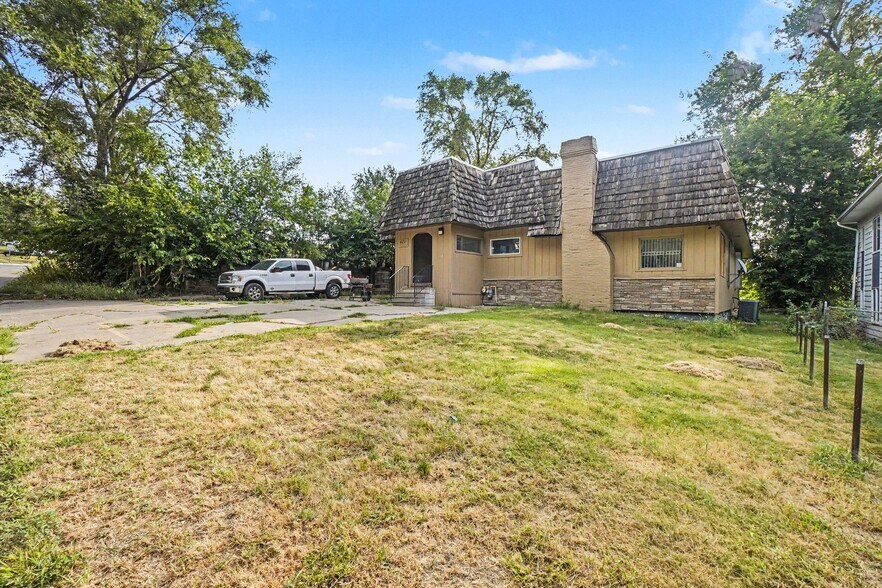 4431 N 60th Ave, Omaha, NE à vendre - Photo de l’immeuble – Image 2 sur 28
