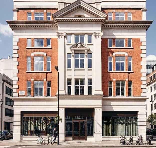 19 Langham St, Londres à louer - Photo de l’immeuble – Image 1 sur 5