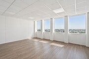 Bureaux lumineux avec vue imprenable sur la ville