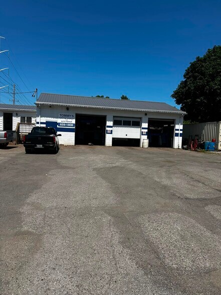 1640 Evangeline St, London, ON à vendre - Photo de l’immeuble – Image 2 sur 6