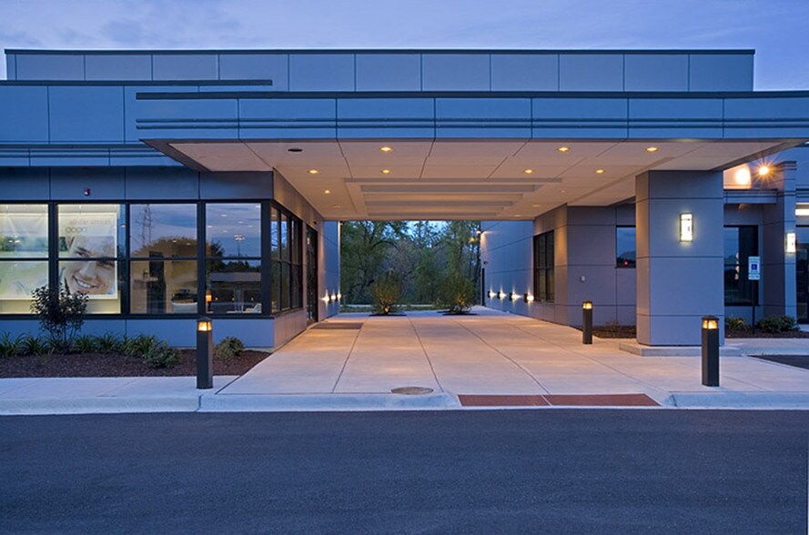 486 W Boughton Rd, Bolingbrook, IL à louer - Photo principale – Image 1 sur 6