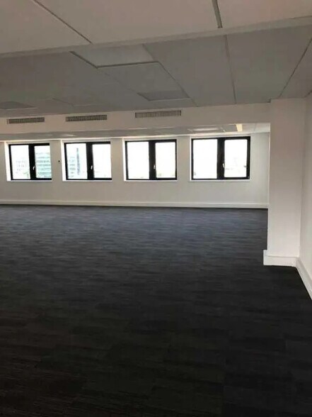 Bureau dans Charenton-le-Pont à louer - Photo intérieure – Image 2 sur 7