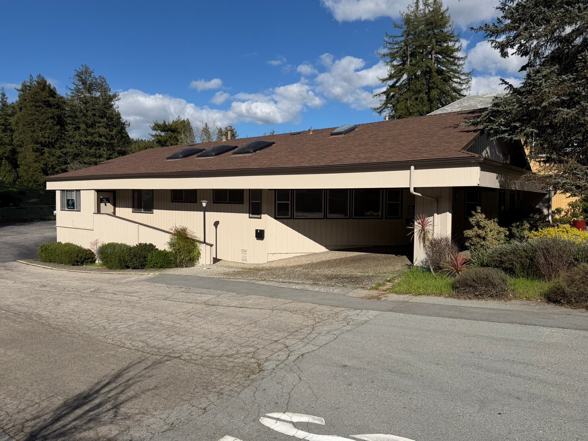 13350 Big Basin Way, Boulder Creek, CA à louer Photo de l’immeuble– Image 1 sur 16