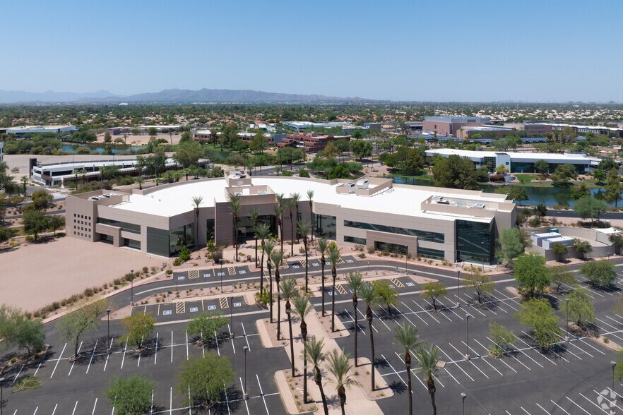 8075 S River Pky, Tempe, AZ à vendre - Photo de l’immeuble – Image 2 sur 10