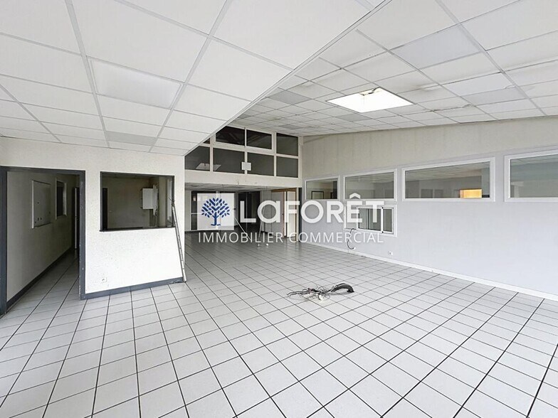 Local commercial dans TERVAL à vendre - Photo de l’immeuble – Image 2 sur 9