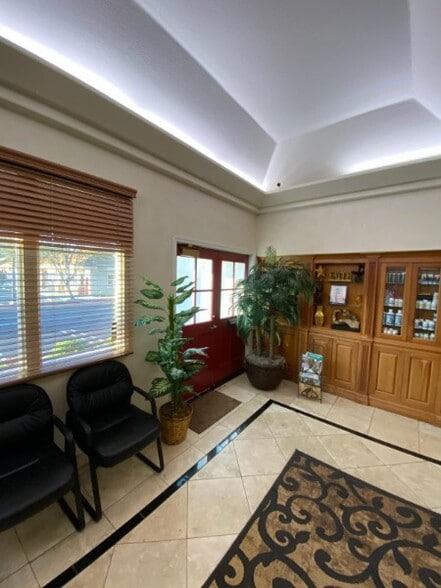 1325-1337 E Thousand Oaks Blvd, Thousand Oaks, CA à louer - Autre – Image 2 sur 5