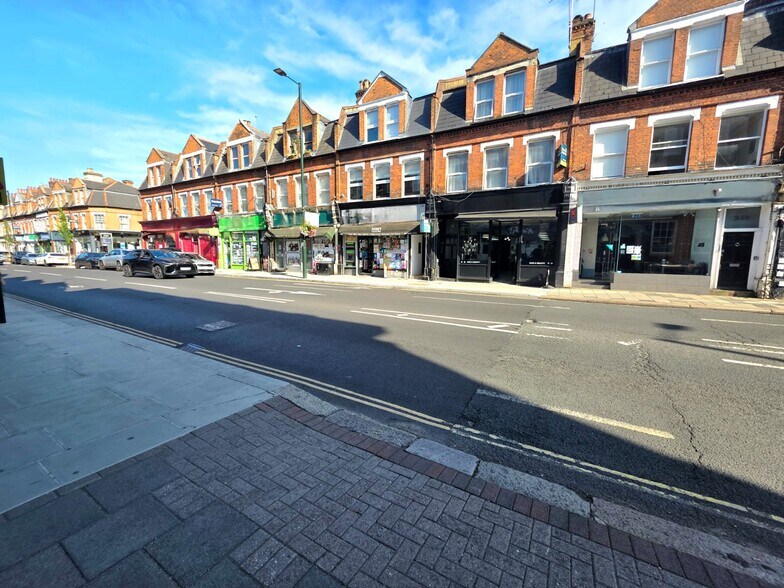 348-348B Richmond Rd, Twickenham à louer - Photo de l’immeuble – Image 1 sur 10