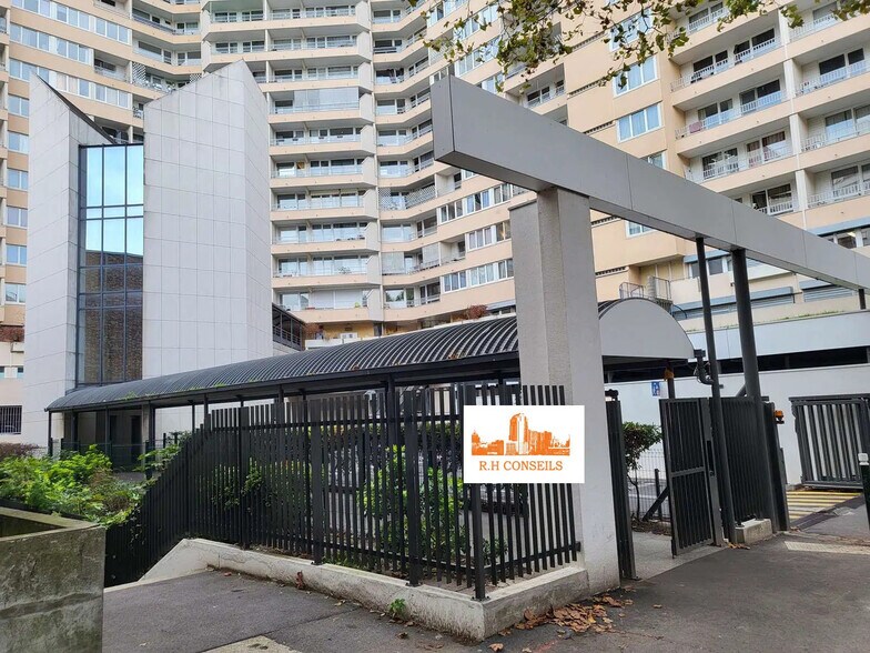 Bureau dans Nanterre à louer - Photo de l’immeuble – Image 1 sur 1
