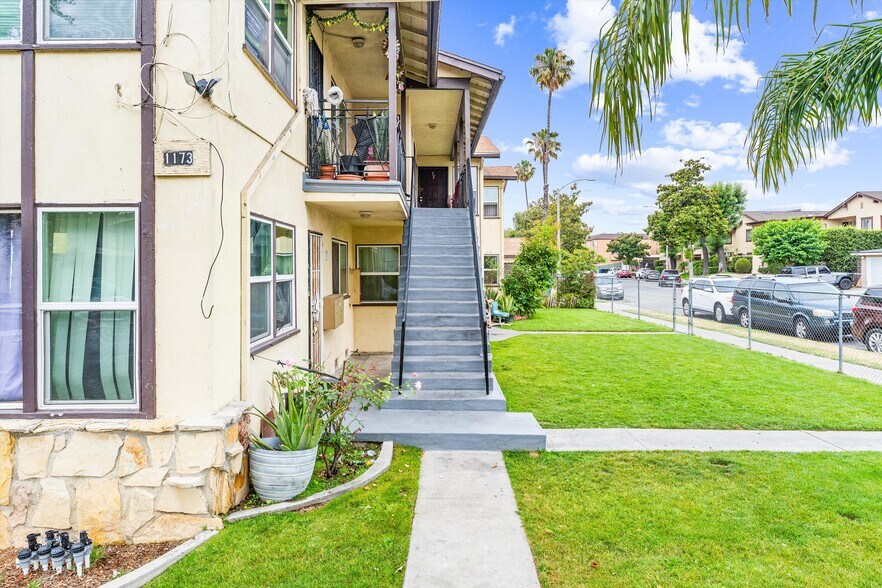 1173 N Mayfair Ave, Anaheim, CA à vendre - Photo de l’immeuble – Image 3 sur 7